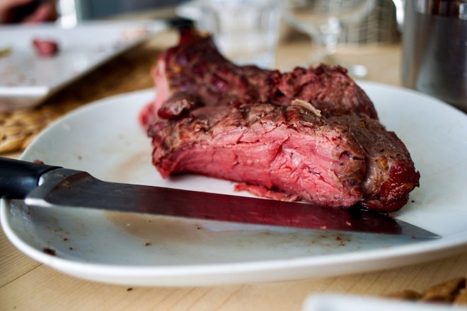 Το μοσχαρίσιο κρέας είναι πλούσιο σε σίδηρο, ανέφερε η διατροφολόγος Λυσικάτου (φωτογραφία αρχείου unsplash)