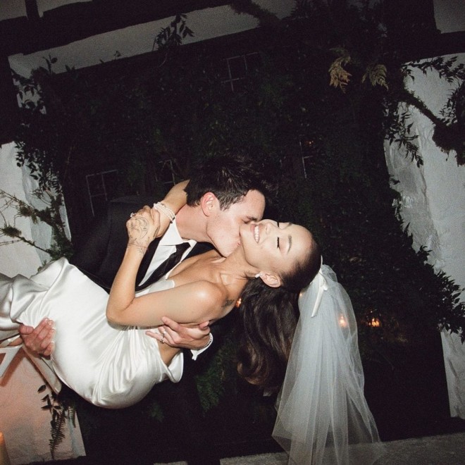 Ariana Grande dalton gomez γάμος φωτογραφίες παντρευτηκαν