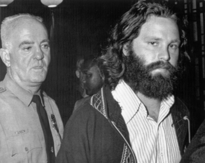 Jim Morrison προσάγεται σε δίκη στο Μαϊάμι 
