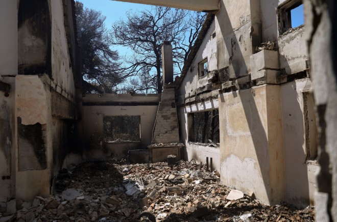 Σπίτια κάηκαν στους Θρακομακεδόνες- φωτογραφία ΙΝΤΙΜΕ