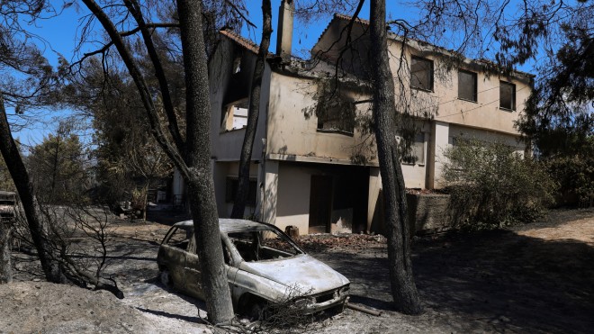 Aνυπολόγιστες ζημιές από τη φωτιά στους Θρακομακεδόνες- φωτογραφία ΙΝΤΙΜΕ