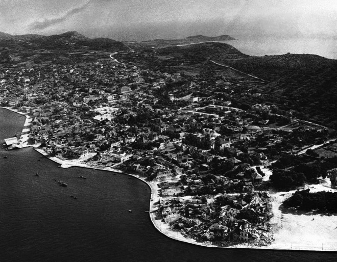 Εικόνα από τη Ζάκυνθο μετά τον σεισμό του 1953- φωτογραφία ΑΡ 15/8/1953
