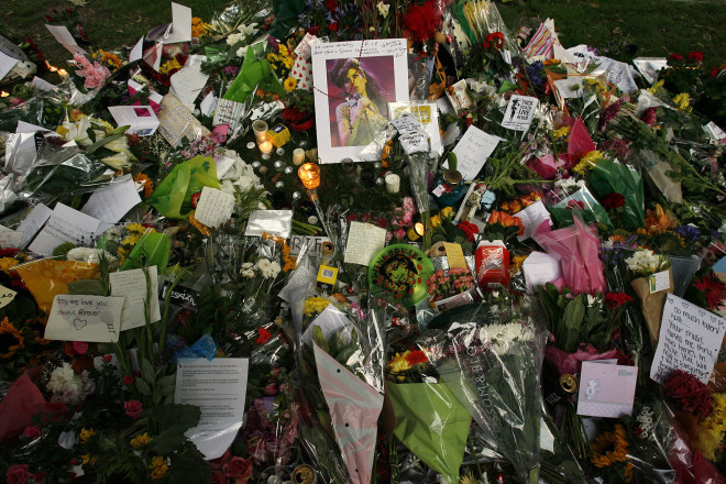 Οι θαυμαστές της Amy  Winehouse θρήνησαν για τον πρόωρο χαμό της