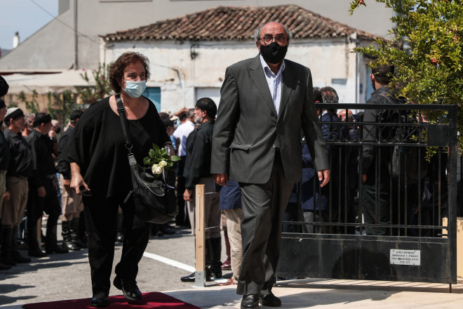 Η Ρένα Παρμενίδου στον Γαλατά Χανίων για την κηδεία του Μίκη Θεοδωράκη- φωτογραφία Eurokinissi