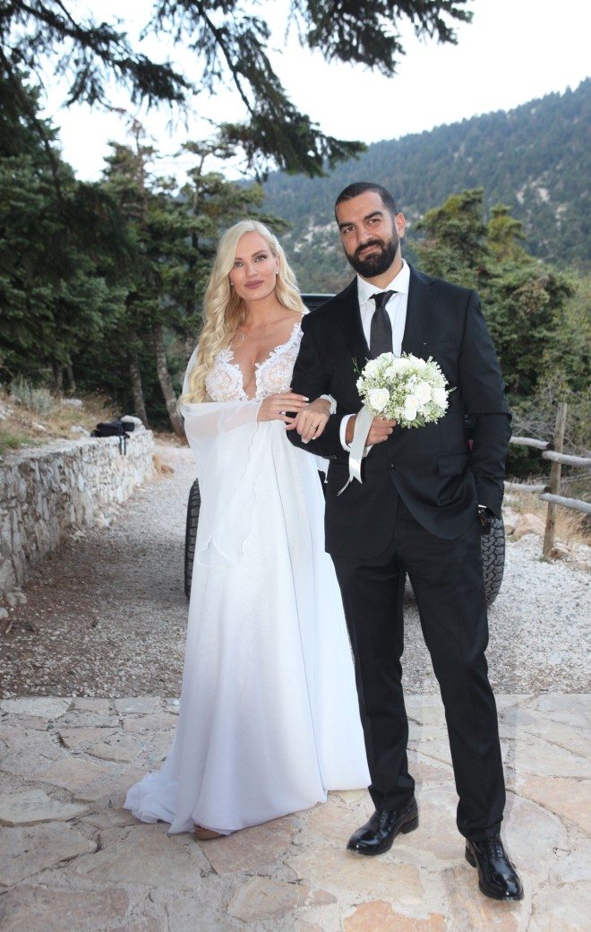 Τζούλια Νόβα και Μιχάλης Βιτζηλαίος παντρεύτηκαν με πολιτικό γάμο πριν λίγες ημέρες