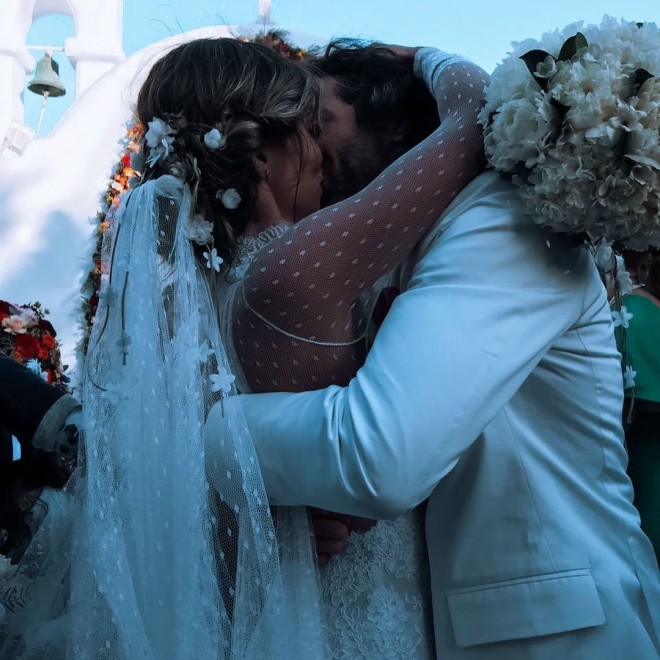 Δείτε τις αναρτήσεις της Αθηνάς Οικονομάκου για την επέτειο γάμου της με τον Φίλιππο Μιχόπουλο