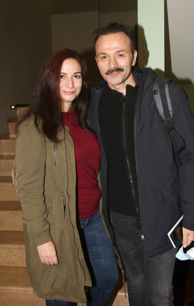 Ο Γιώργος Ηλιόπουλος αγκαλιά με τη σύντροφό του, Μαρία Πολυχρόνη/ φωτογραφία NDP