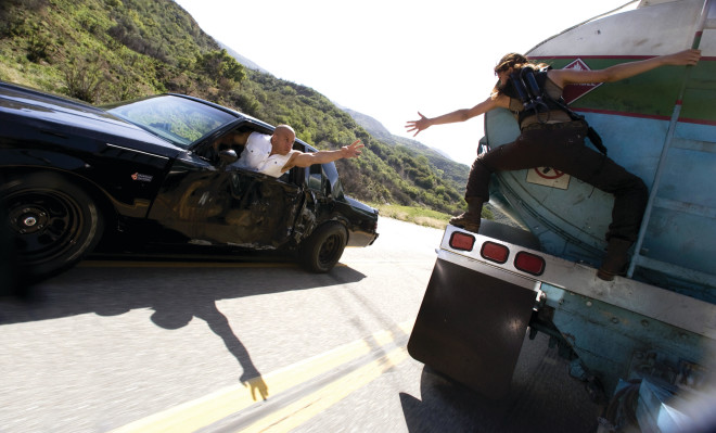 Επικίνδυνη σκηνή με τον Βιν Ντίζελ στην ταινία «Fust & Furious» το 2008- φωτογραφία ΑΡ