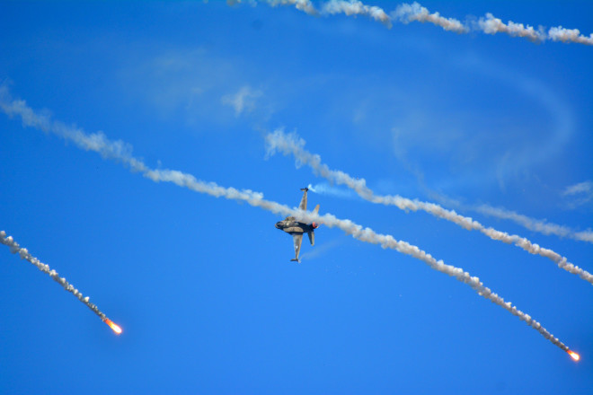 Οι εντυπωσιακοί ελιγμοί του F16  ΦΩΤΟ 3