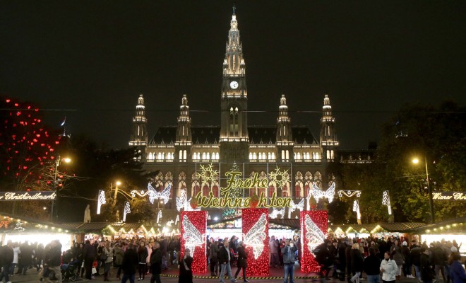 Χριστουγεννιάτικη αφορά στη Βιέννη/Φωτογαφίες AP 