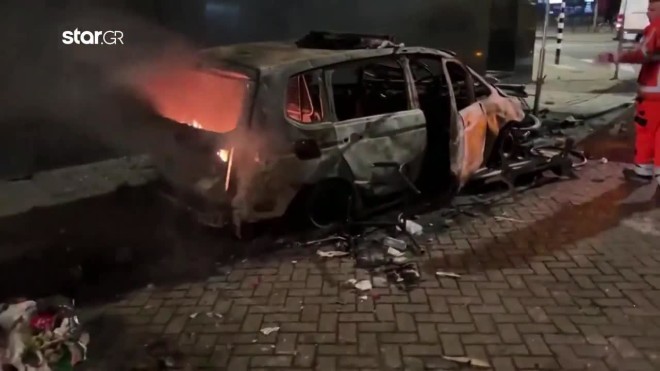 Aυτοκίνητο στο  Ρότερνταμ  που τυλίχθηκε στις φλόγες- από βίντεο μεσημεριανού δελτίου Star