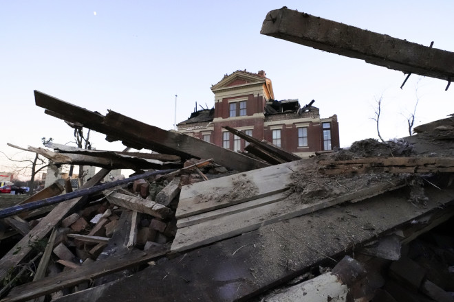 Κακοκαιρία ΗΠΑ: Καταστροφές στο Κεντάκι από τους ανεμοστρόβιλους- φωτογραφία ΑΡ