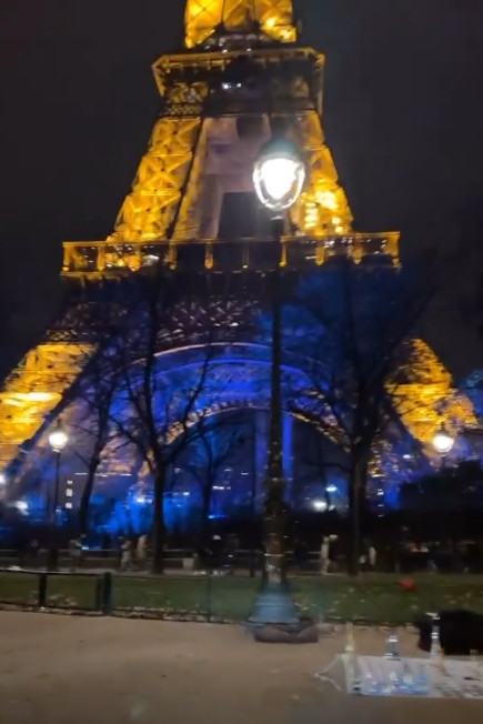 Κόνι Μεταξά Μάριος Καπότσης Ταξίδι Στο Παρίσι