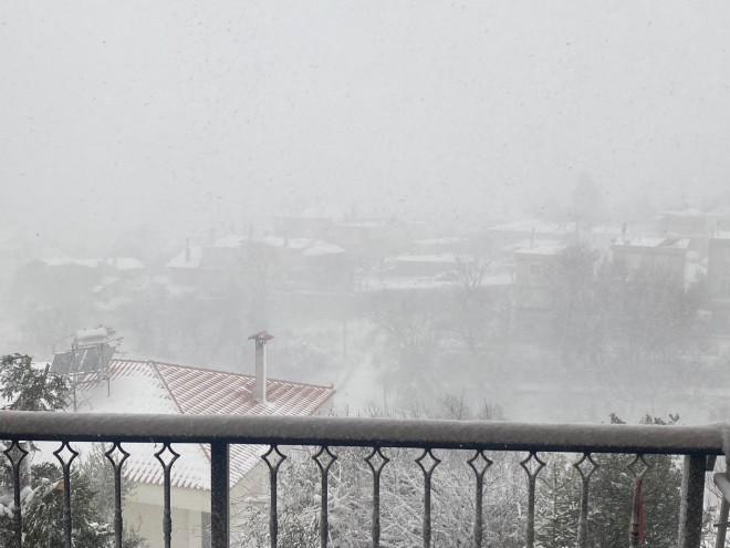 Χιονοθύελλα στο Καπανδρίτι το πρωί της Δευτέρας- φωτογραφία star.gr