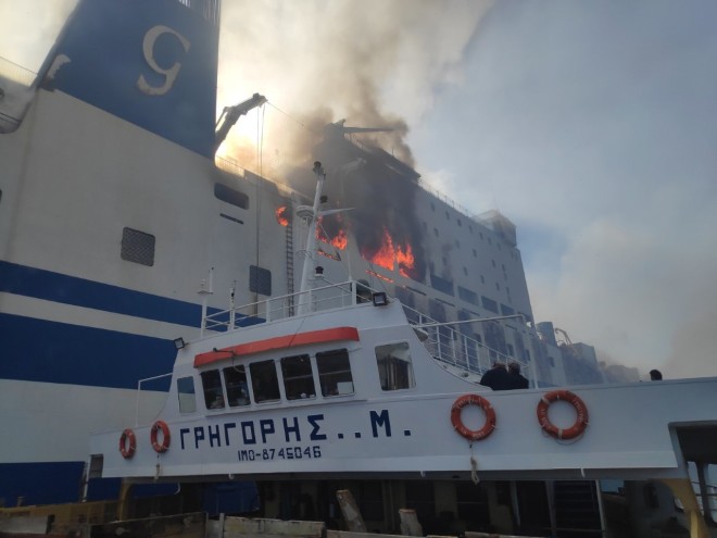 φωτιά σε πλοίο στην Ηγουμενίτσα