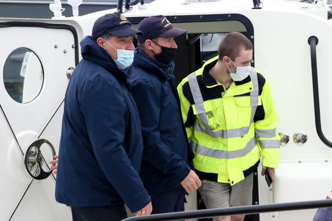  Ο 21χρονος διασωθείς Λευκορώσος από το φλεγόμενο πλοίο Euroferry Olympia μετά από 54 ώρες εγκλωβισμού. 