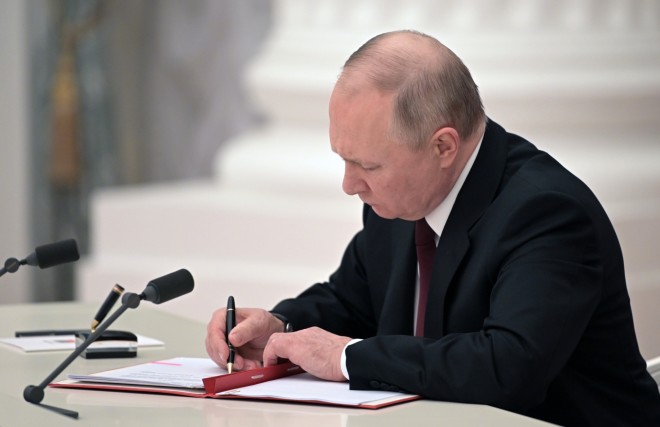 Ο Πούτιν αναγνώρισε την ανεξαρτησία του Ντόνετσκ και Λουγκάνσκ