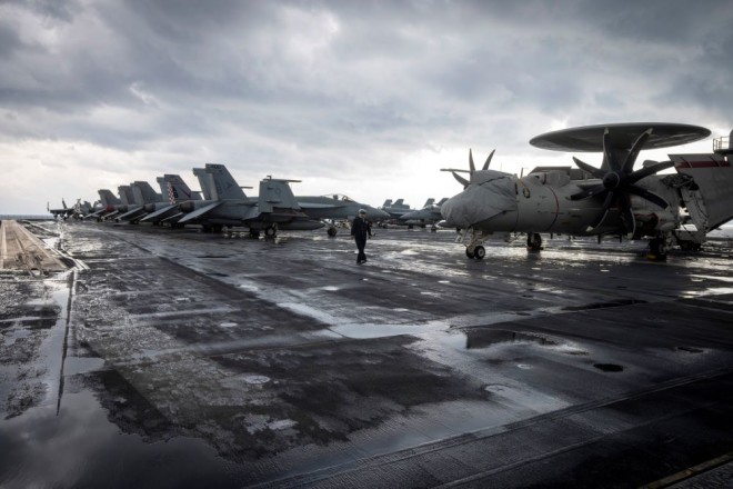πολεμικά αεροσκάφη των ΗΠΑ στο αεροπλανοφόρο Τρούμαν 