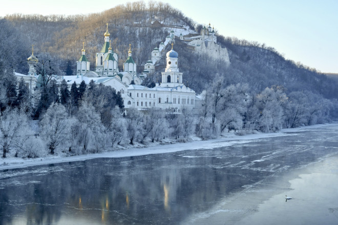 To άλλοτε πανέμορφο ορθόδοξο μοναστήρι στην ανατολική Ουκρανία, η Λαύρα του Σβιατογίρσκ/AP