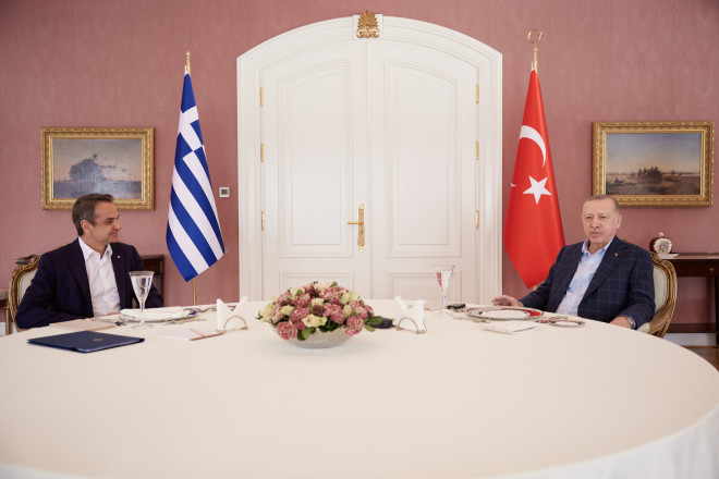 Ο Κυριάκος Μητσοτακης με τον πρόεδρο της Τουρκίας, Ρετζέπ Ταγίπ Ερντογάν