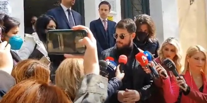 Ο Μάνος Δασκαλάκης δήλωσε στους δημοσιογράφους χθες ότι βρίσκεται σε κατάσταση σοκ