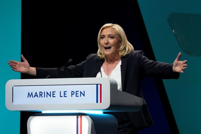 Γαλλικές εκλογές 2022: Η αντίπαλος του Εμανουέλ Μακρόν στον β΄γύρο Μαρίν Λεπέν