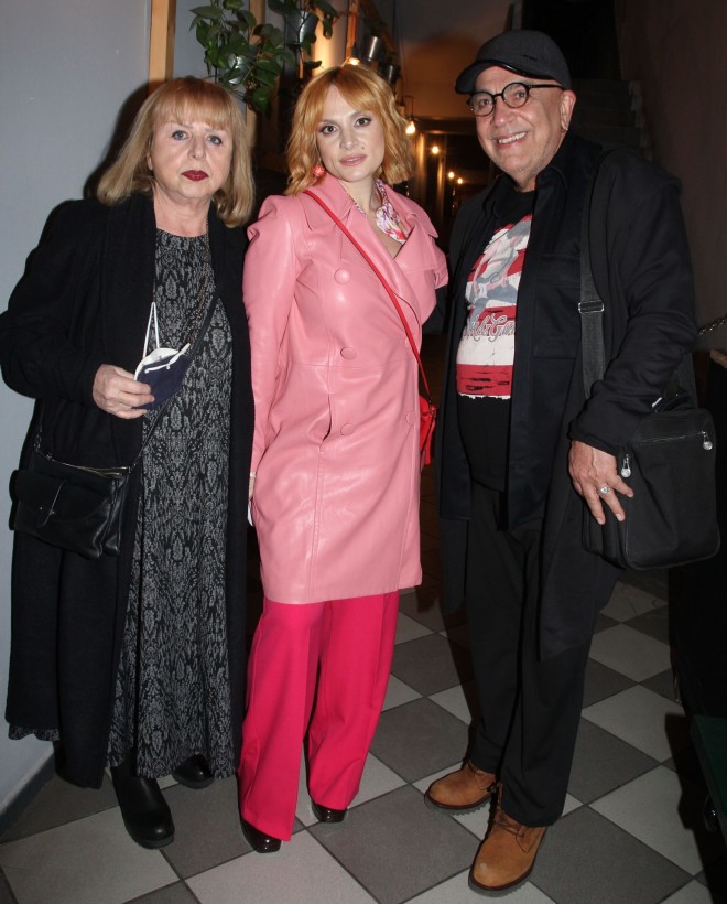 Ισιδώρα Σιδέρη, Ελεωνόρα Ζουγανέλη & Γιάννης Ζουγανέλης σε θεατρική πρεμιέρα τον περασμένο Μάρτιο 