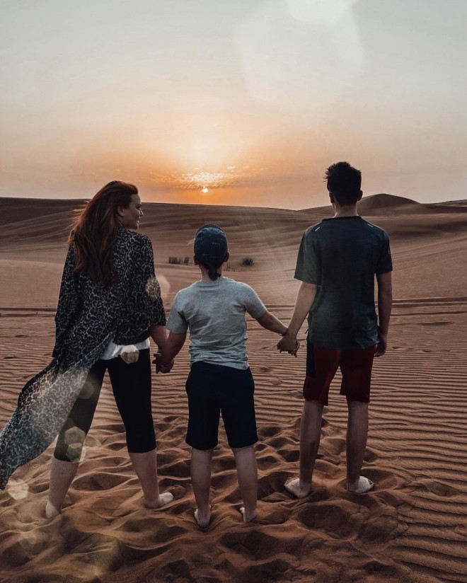 Σίσσυ Χρηστίδου με γιους στο Ντουμπάι