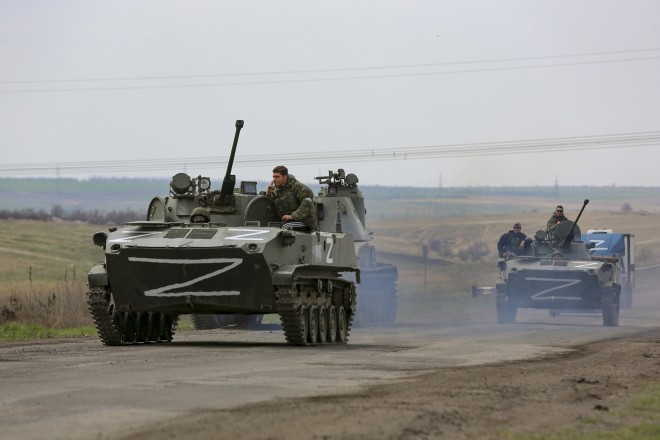 Ο πόλεμος συνεχίζεται στην Ουκρανία με τα τανκ να προελαύνουν στη χώρα 