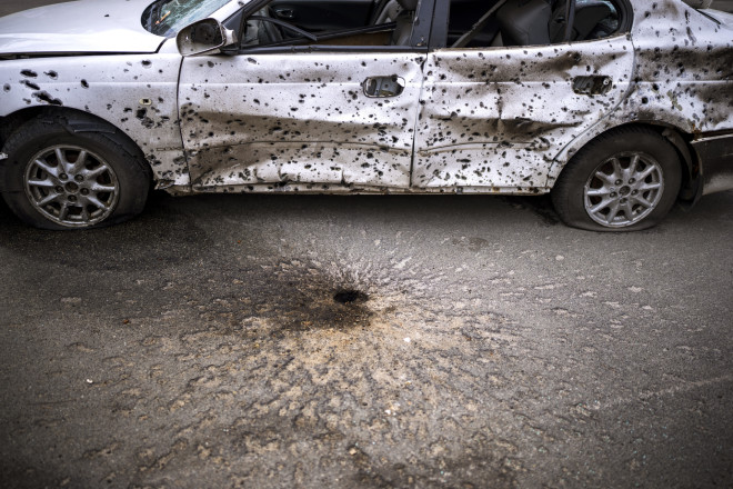 οβίδα σε αυτοκίνητο στην Ουκρανία