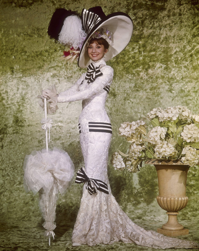 Η Audrey Hepburn εμφανίζεται ως Eliza Doolittle στο "My Fair Lady", 1964. (AP Photo)
