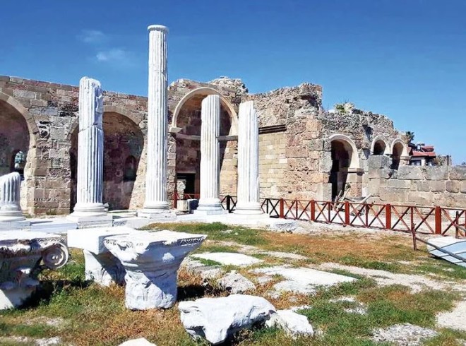 ναός Αθηνάς στην Αττάλεια