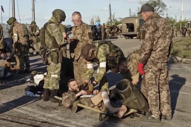 Τραυματίες Ουκρανοί στρατιώτες στη Μαριούπολη
