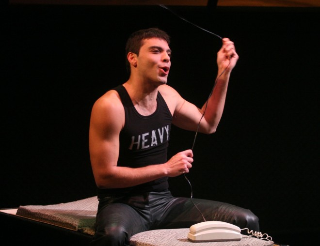 Ο Ιάκωβος Μυλωνάς στη θεατρική παράσταση Το Κορμί το 2007 