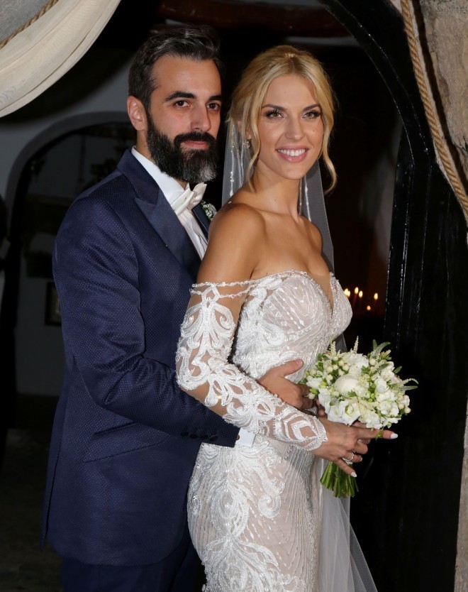 Τον Σεπτέμβριο του 2018 η Μαντώ Γαστεράτου παντρεύτηκε τον Νίκο Ισηγόνη στην Ανάβυσσο /Φωτογραφία NDP Photo Agency