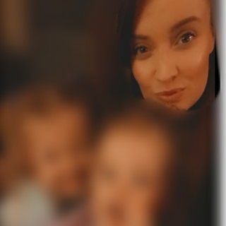 Η Lorna Garnett με τα δύο παιδιά της (φωτο instagram)