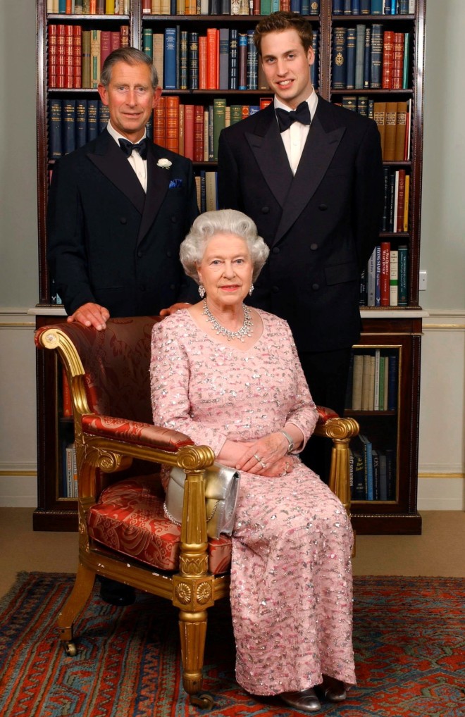 Ο πρίγκιπας Κάρολος με τον πρίγκιπα Γουίλιαμ και τη βασίλισσα Ελισάβετ