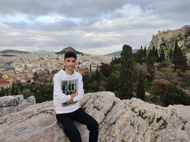 Ο Ιρανός πρόσφυγας που αρίστευσε στις Πανελλήνιες βρέθηκε στην Αθήνα