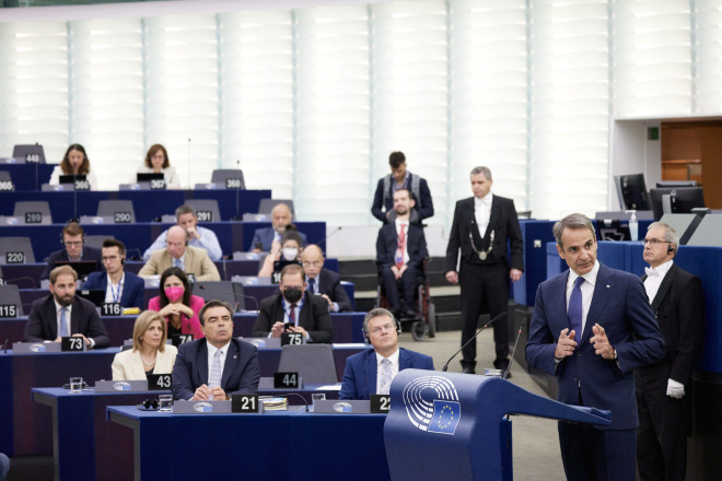 Στο βήμα της Ολομέλειας του Ευρωπαϊκού Κοινοβουλίου ανέβηκε ο πρωθυπουργός Κυριάκος Μητσοτάκης