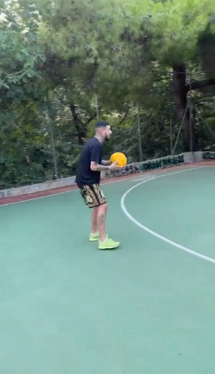 Δείτε τον Snik να παίζει μπάσκετ με την αγαπημένη του, Γιώτα Ιωαννίδου -2