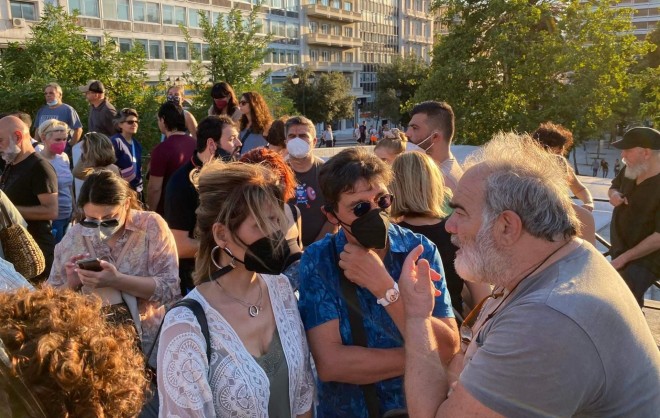 O Γιάννης Μποσταντζόγλου ήταν ανάμεσα στους ηθοποιούς που βρέθηκαν στη συγκέντρωση διαμαρτυρίας