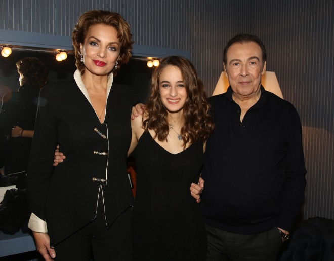 Ο αείμνηστος Τόλης Βοσκόπουλος με την κόρη του Μαρία Βοσκοπούλου και την Άντζελα Γκερέκου