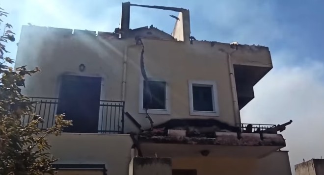 Το σπίτι της Ελένης Γερασιμίδου κάηκε από τη φωτιά στην Παλλήνη