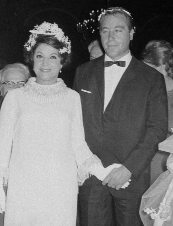Το 1967 η Ρένα Βλαχοπούλου παντρεύτηκε τον σύντροφο της ζωής της, Γιώργο Λαφαζάνη