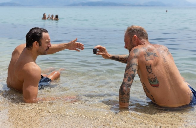 Αντώνης Τσαπατάκης & Χάρης Κιαγιαδάκης on the beach...