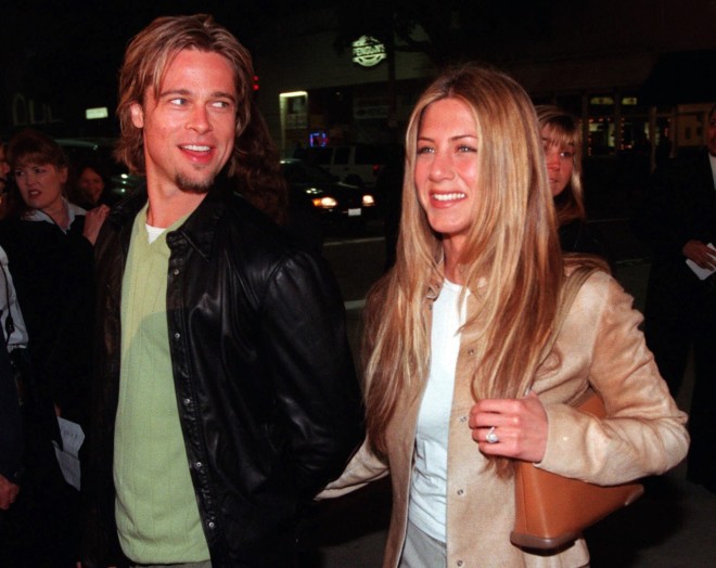 Ο Brad Pitt με την τότε σύζυγό του Jennifer Aniston στην πρεμιέρα της ταινίας Erin Brockovich το 2000