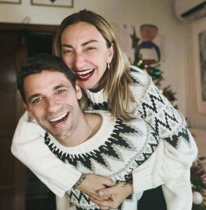H Ρούλα Ρέβη κι ο Αποστόλης Τότσικας είναι από τα πιο ευτυχισμένα ζευγάρια της ελληνικής σόουμπιζ