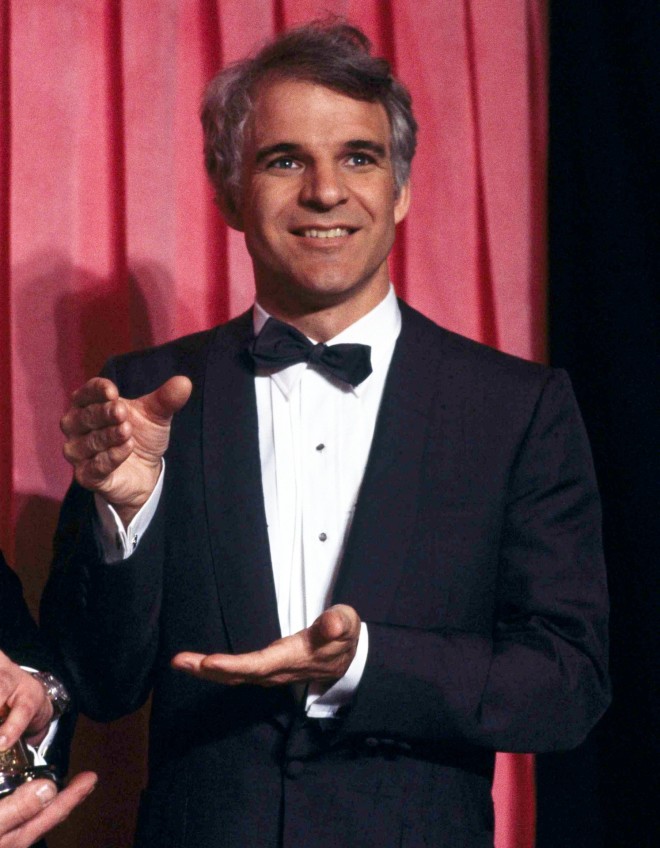 Κάνοντας πλάκα ότι παρέλαβε βραβείο στα Όσκαρ του 1979 