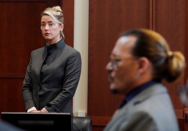Η τελευταία φορά που η Amber Heard συνάντησε τον Johnny Depp ήταν στις δικαστικές αίθουσες 