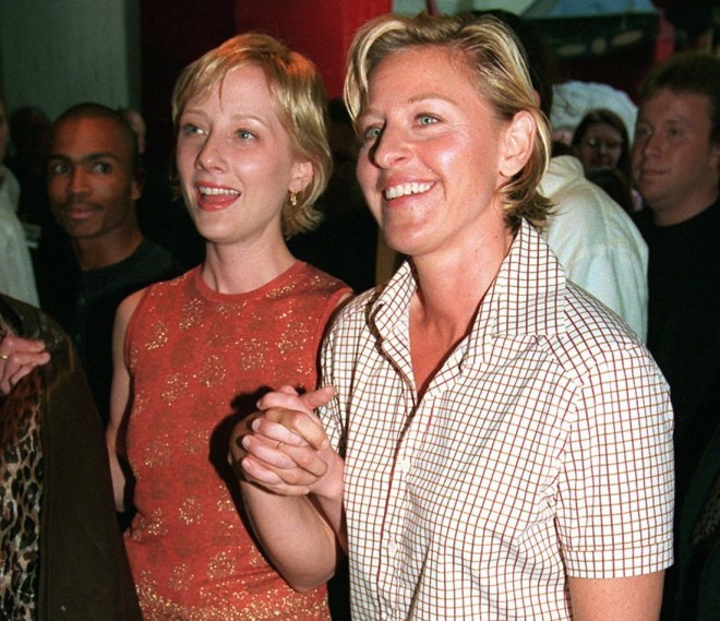 Η αείμνηστη Anne Heche έγινε γνωστή μέσα από τη σχέση της με την Ellen DeGeneres στα τέλη της δεκαετίας του '90